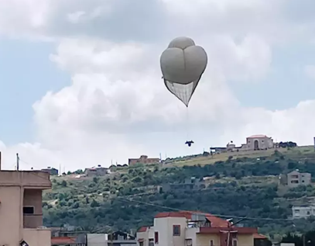 Hizbullah, İsrail'in casus balonlarını vurdu